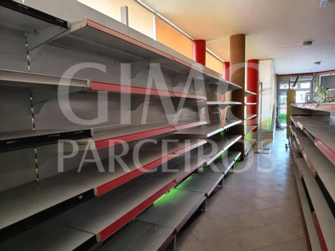 Loja para Arrendamento em Oiã Foto 8