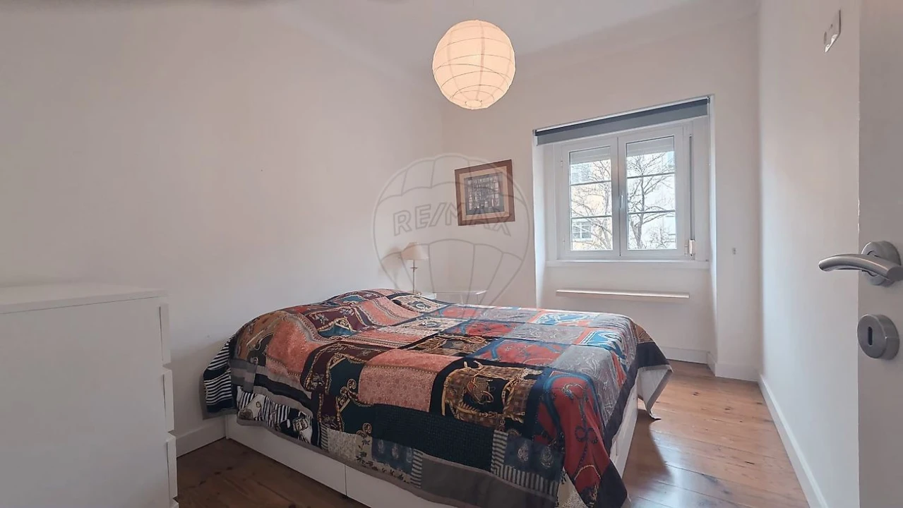 Apartamento T1 para Arrendamento em Alvalade Foto 17