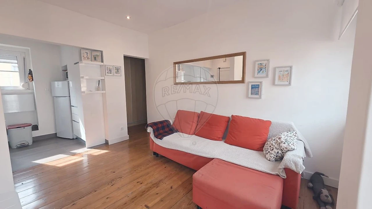 Apartamento T1 para Arrendamento em Alvalade Foto 6