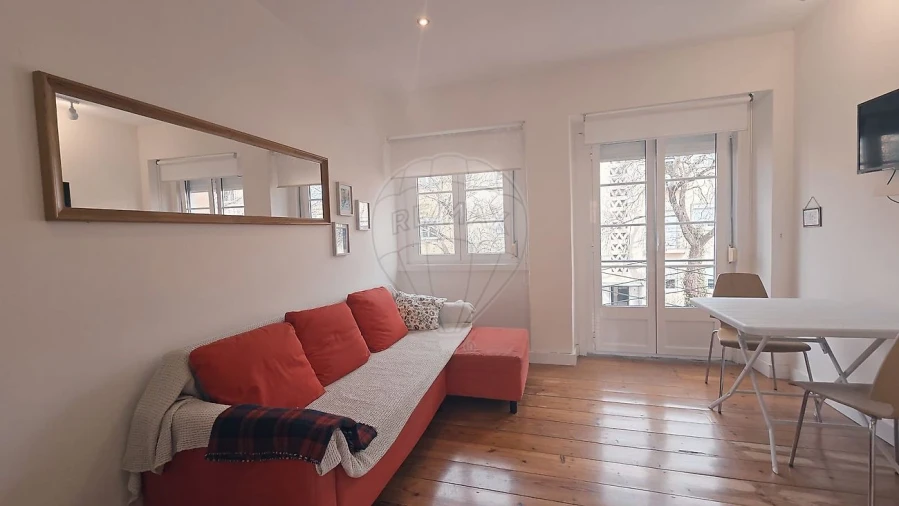 Apartamento T1 para Arrendamento em Alvalade Foto 9