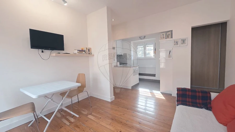 Apartamento T1 para Arrendamento em Alvalade Foto 8