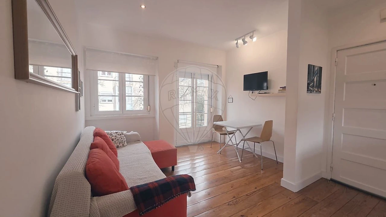 Apartamento T1 para Arrendamento em Alvalade Foto 4