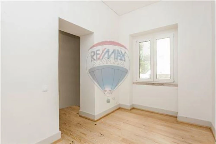 Apartamento T1 para Arrendamento em Avenidas Novas Foto 1