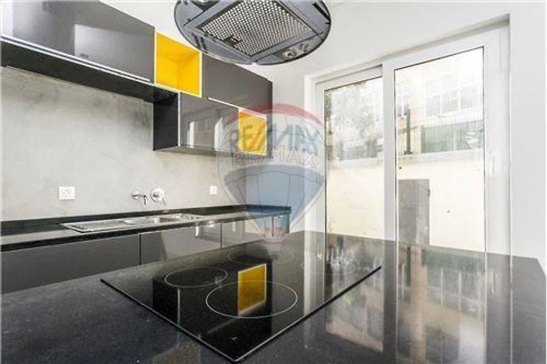 Apartamento T1 para Arrendamento em Avenidas Novas Foto 5