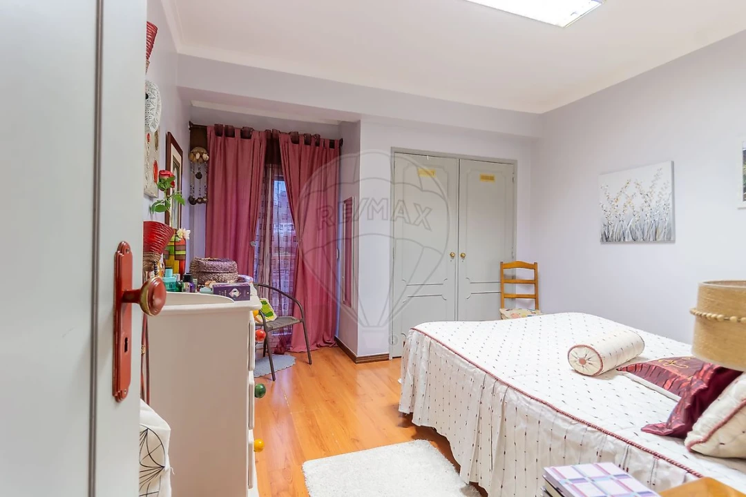 Apartamento T3 para Venda em Agualva e Mira-Sintra Foto 18