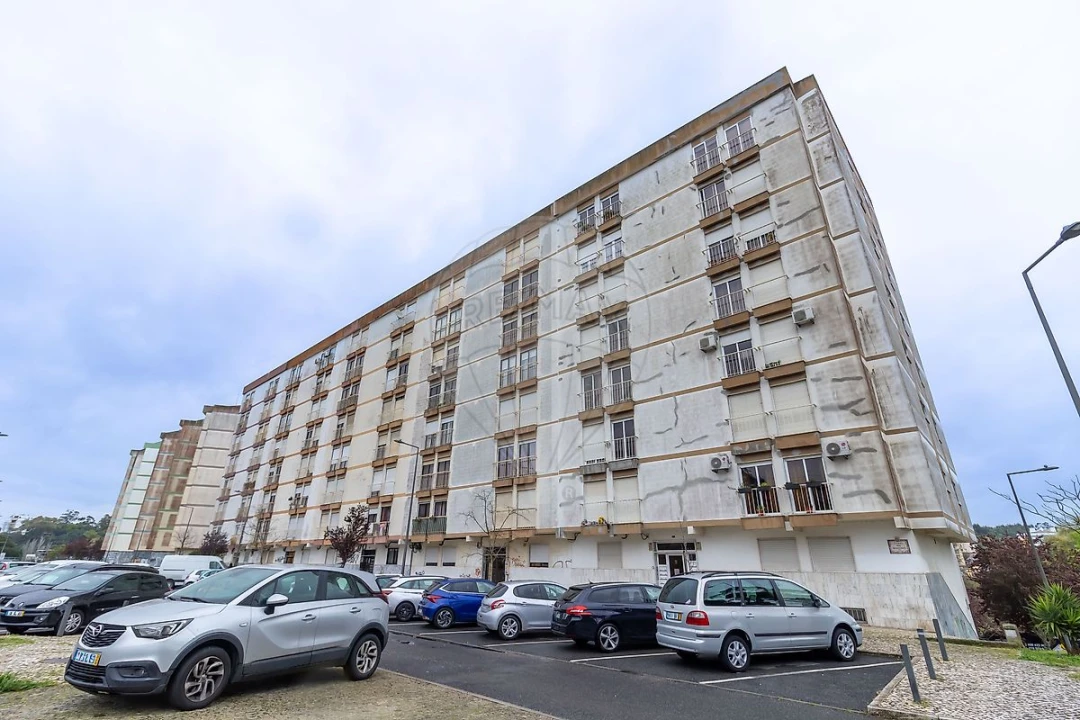 Apartamento T3 para Venda em Agualva e Mira-Sintra Foto 19