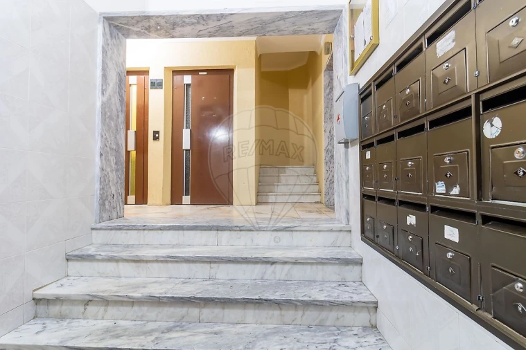 Apartamento T3 para Venda em Agualva e Mira-Sintra Foto 13