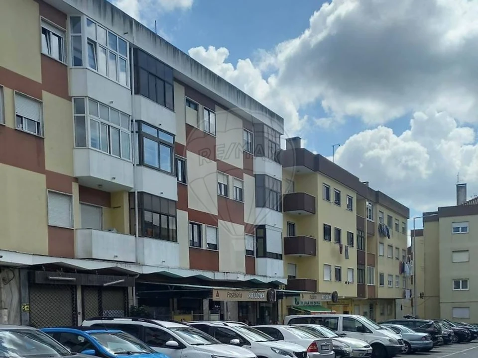 Apartamento T3 para Arrendamento em Rio de Mouro Foto 33