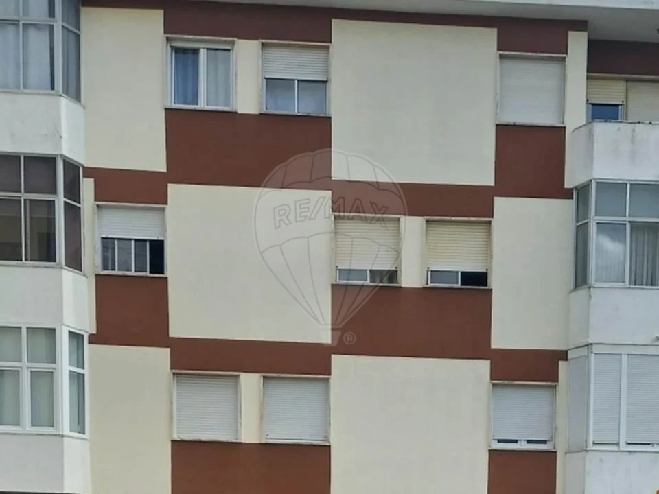 Apartamento T3 para Arrendamento em Rio de Mouro Foto 30