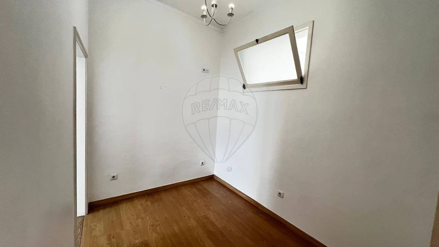 Apartamento T2 para Arrendamento em Misericórdia Foto 3
