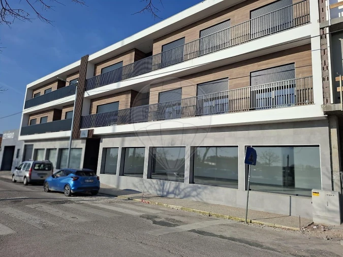 Loja para Arrendamento em Almeirim Foto 4