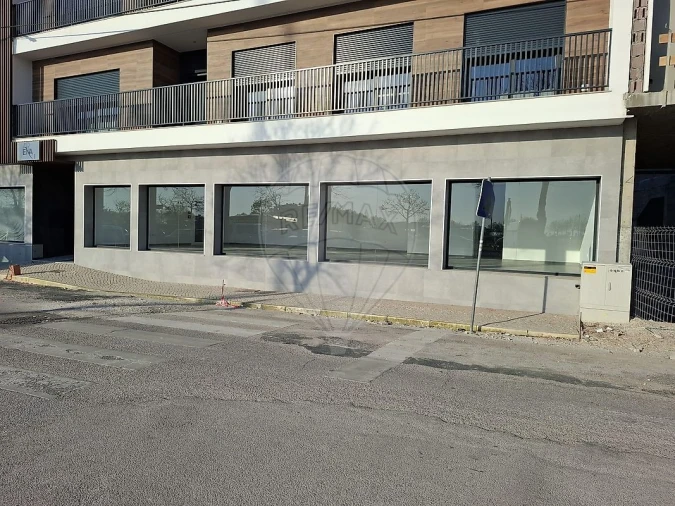 Loja para Arrendamento em Almeirim Foto 10