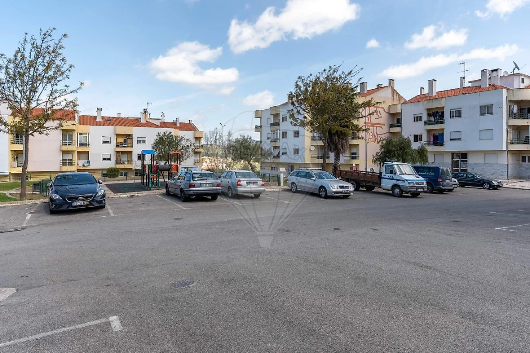 Apartamento T3 para Arrendamento em Arruda dos Vinhos Foto 5