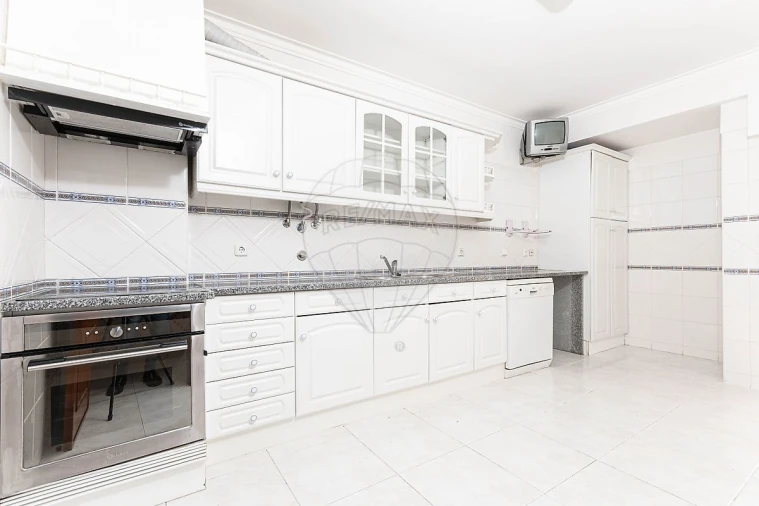 Apartamento T3 para Arrendamento em Arruda dos Vinhos Foto 20