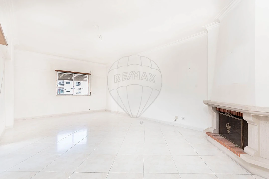 Apartamento T3 para Arrendamento em Arruda dos Vinhos Foto 12