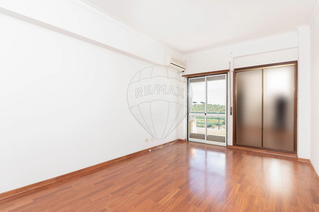 Apartamento T3 para Arrendamento em Arruda dos Vinhos Foto 1