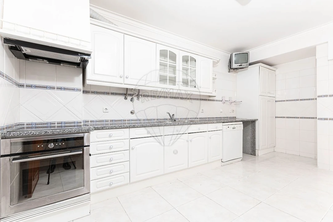 Apartamento T3 para Arrendamento em Arruda dos Vinhos Foto 20