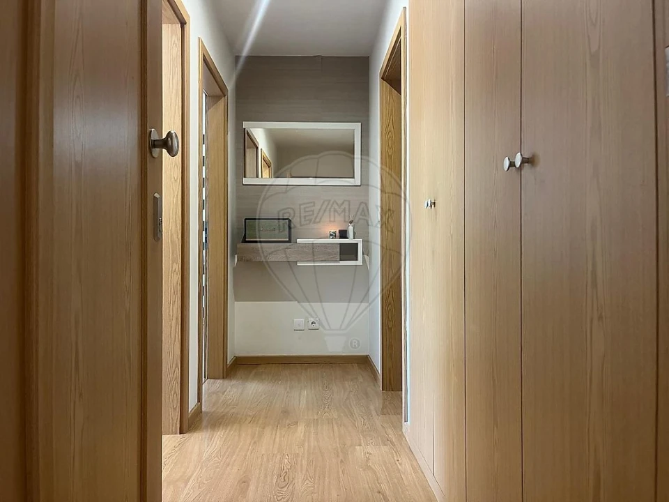 Apartamento T2 para Venda em Eixo e Eirol Foto 9