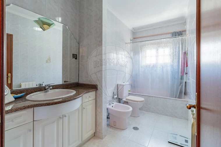 Moradia T4 para Venda em Mafamude e Vilar do Paraíso