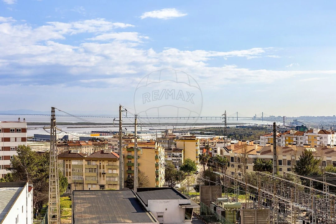 Apartamento T2 para Venda em Póvoa de Santa Iria e Forte da Casa Foto 24