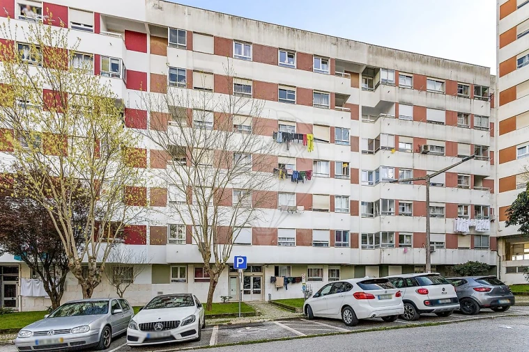 Apartamento T2 para Venda em Póvoa de Santa Iria e Forte da Casa Foto 4