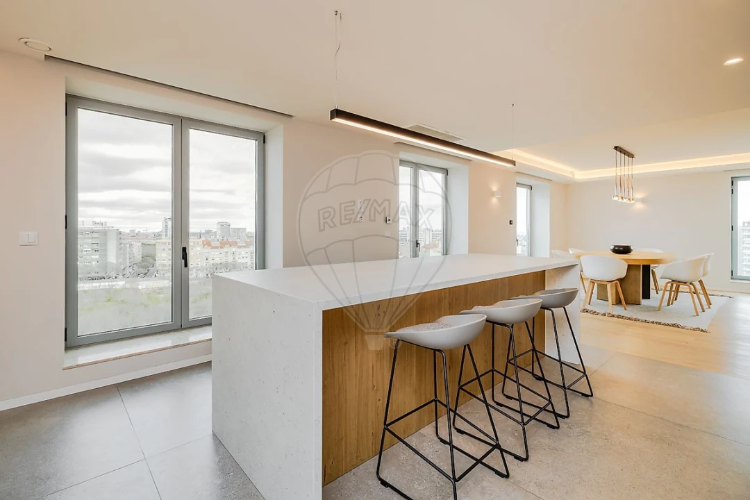 Apartamento T3 para Venda em Campolide Foto 20