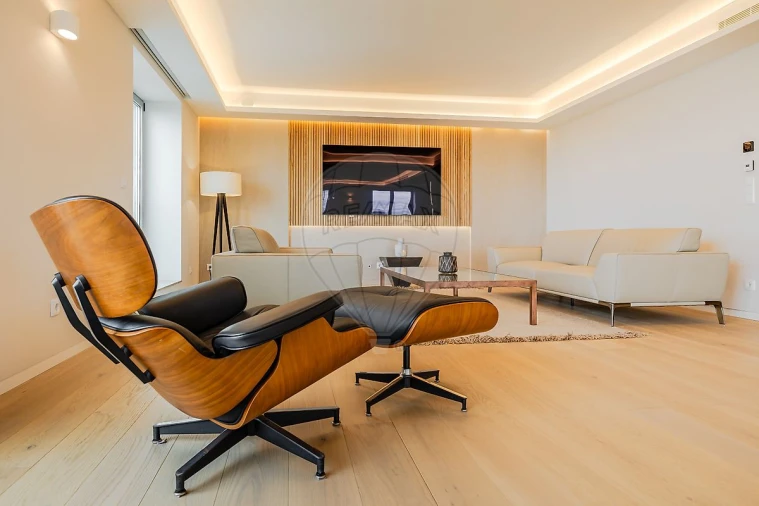 Apartamento T3 para Venda em Campolide Foto 2