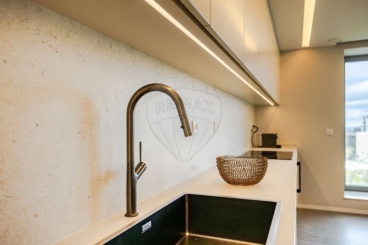 Apartamento T3 para Venda em Campolide Foto 6