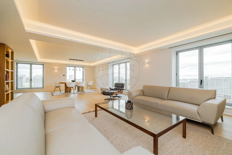 Apartamento T3 para Venda em Campolide Foto 17