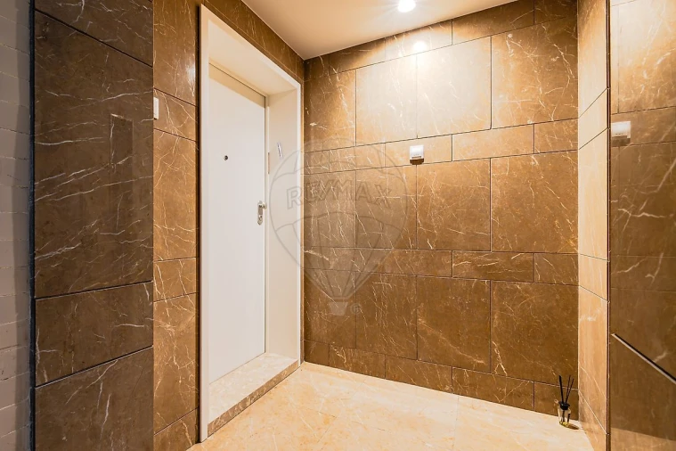 Apartamento T3 para Venda em Campolide Foto 39