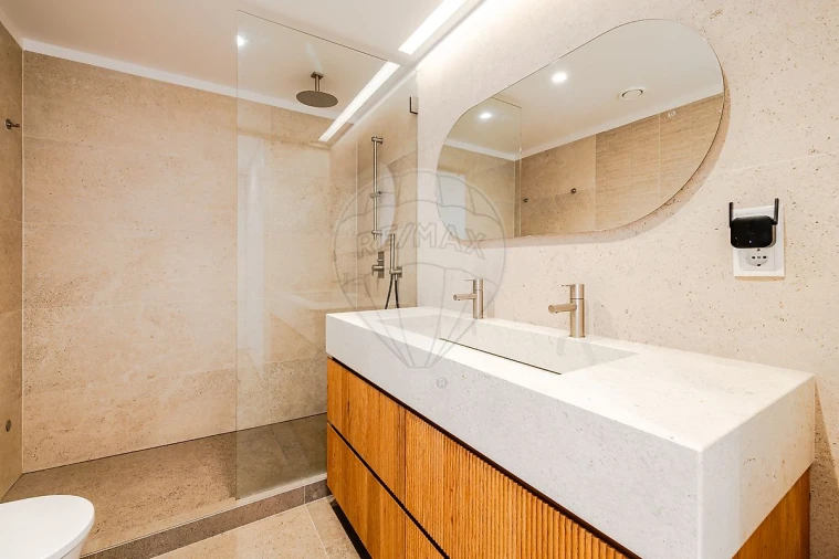 Apartamento T3 para Venda em Campolide Foto 36