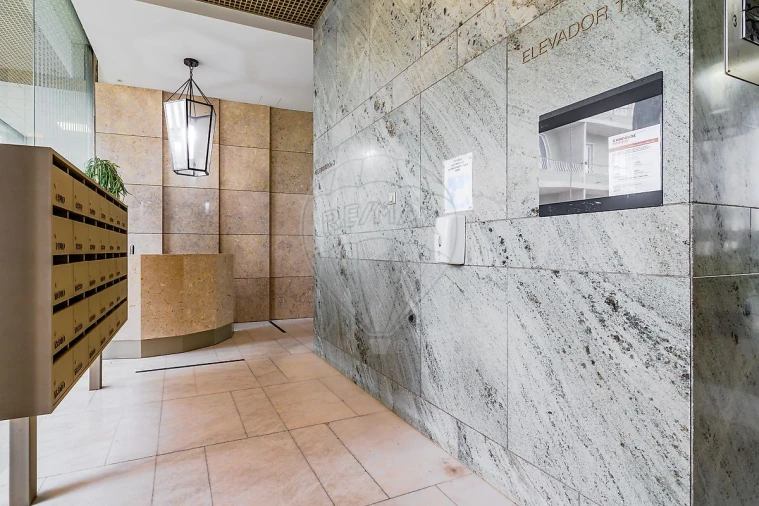 Apartamento T3 para Venda em Campolide Foto 37