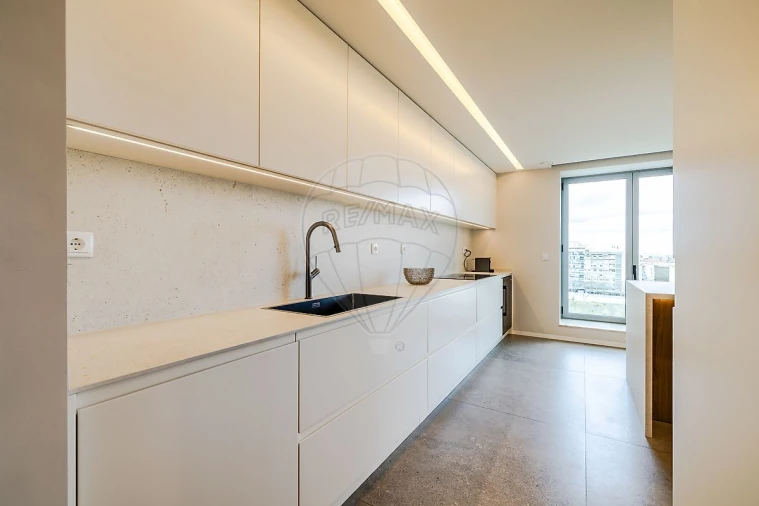 Apartamento T3 para Venda em Campolide Foto 19