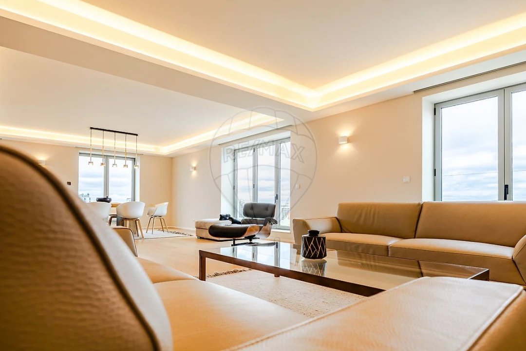 Apartamento T3 para Venda em Campolide Foto 1