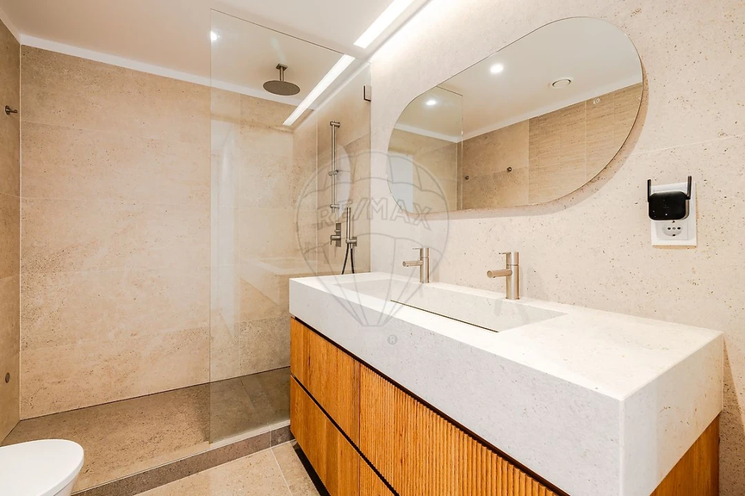 Apartamento T3 para Venda em Campolide Foto 36