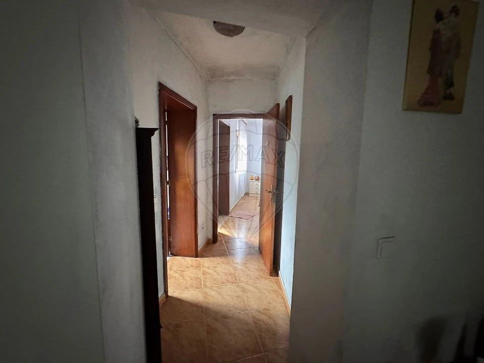 Moradia T3 para Venda em Arrifana Foto 1