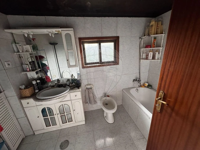 Moradia T3 para Venda em Arrifana Foto 9