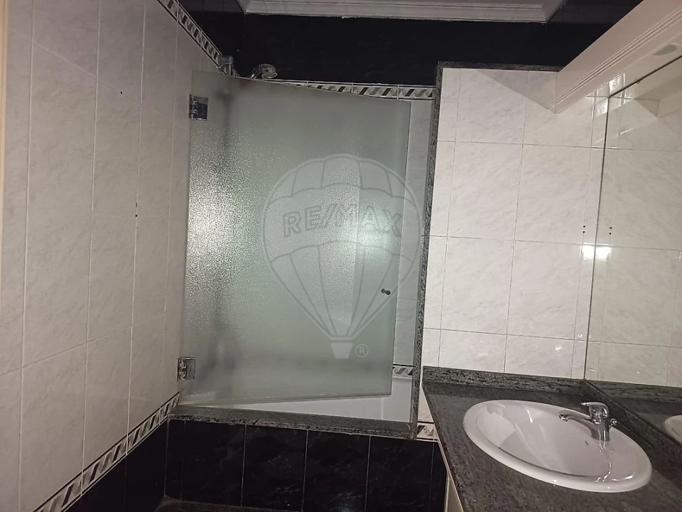 Apartamento T2 para Venda em Cedofeita, Santo Ildefonso, Sé, Miragaia, São Nicolau e Vitória Foto 21