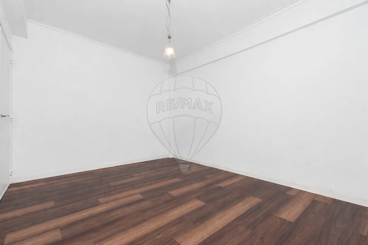 Apartamento T2 para Venda em Póvoa de Santa Iria e Forte da Casa Foto 5