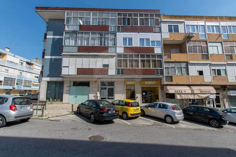 Apartamento T2 para Venda em Póvoa de Santa Iria e Forte da Casa Foto 16