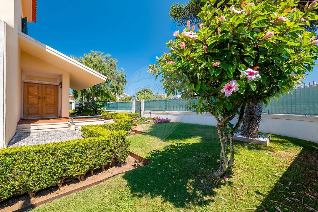 Moradia T5 para Venda em Carcavelos e Parede Foto 19