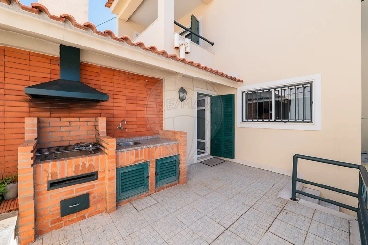 Moradia T5 para Venda em Carcavelos e Parede Foto 11