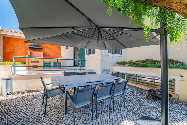 Moradia T5 para Venda em Carcavelos e Parede Foto 12