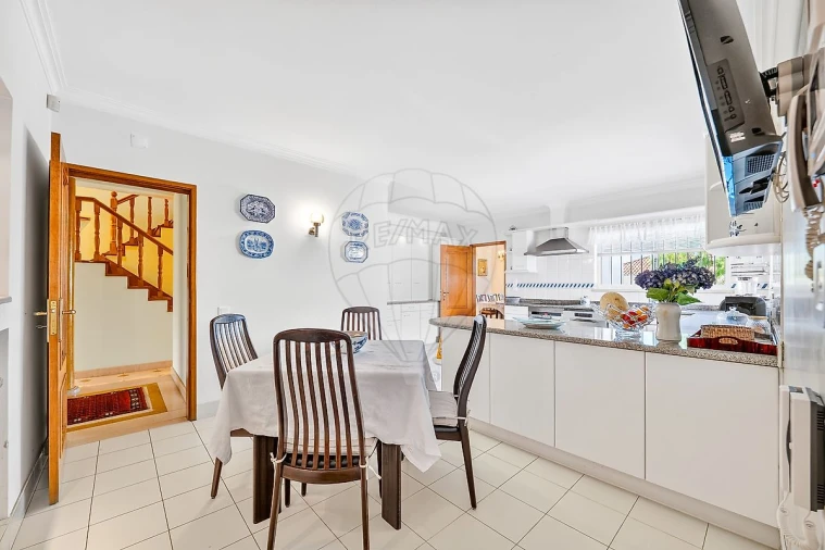 Moradia T5 para Venda em Carcavelos e Parede Foto 39