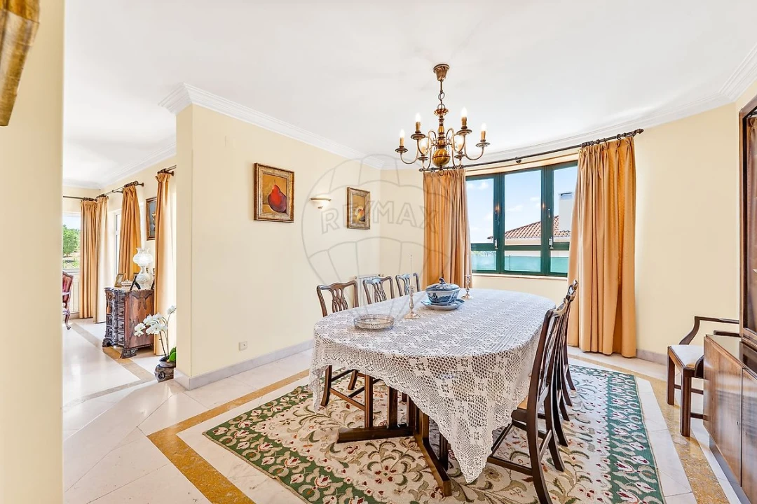 Moradia T5 para Venda em Carcavelos e Parede Foto 40