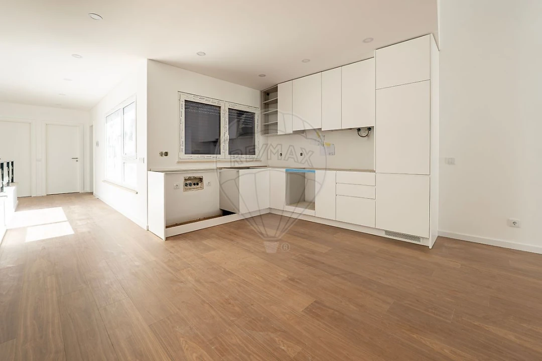 Apartamento T2 para Venda em Rio Maior Foto 25