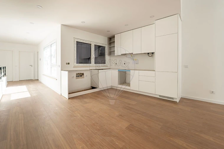 Apartamento T2 para Venda em Rio Maior Foto 25