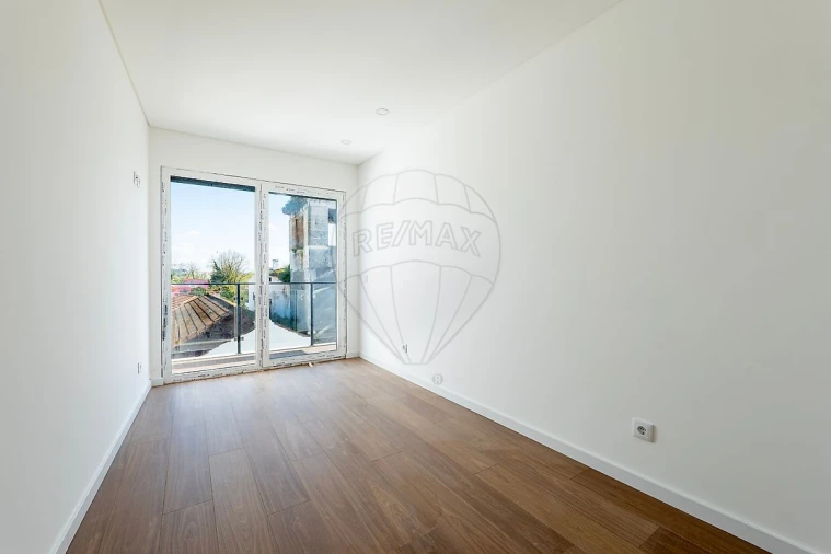 Apartamento T2 para Venda em Rio Maior Foto 9