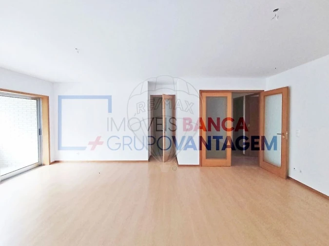 Apartamento T3 para Venda em Moreira Foto 2