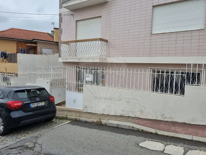 Loja para Venda em Baguim do Monte (Rio Tinto) Foto 4